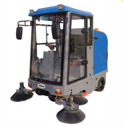 CRRS 180 Ride-On Sweeper
